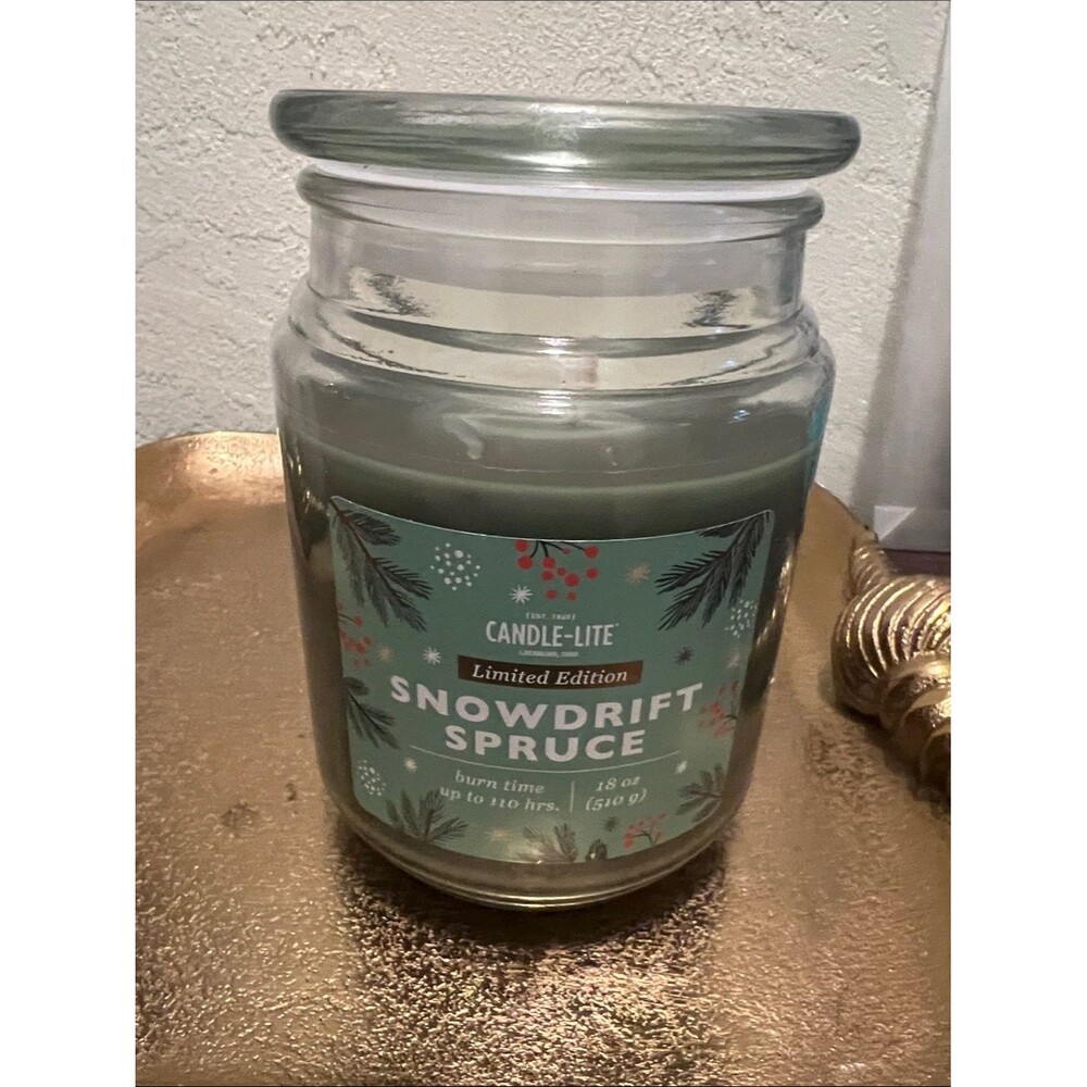 #2083**Candle-Lite Snowdrift Spruce Large Scented Jar Candle - Green